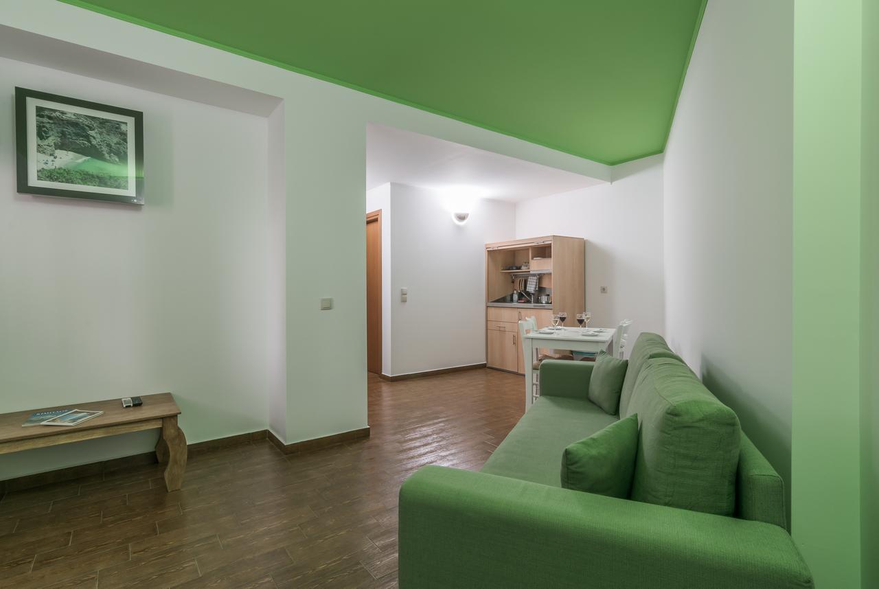Malion Rooms Adamantas  Exterior foto
